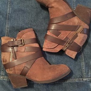 🍂Steve Madden Leather Ankle Boot- Covered Heel